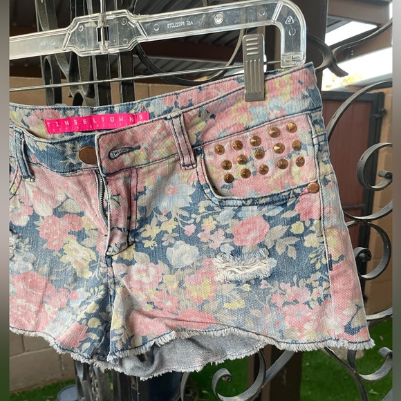 Tinseltown Denim Couture Distressed Floral Shorts Embellished Cooper Accent Sz 5 - Picture 3 of 15